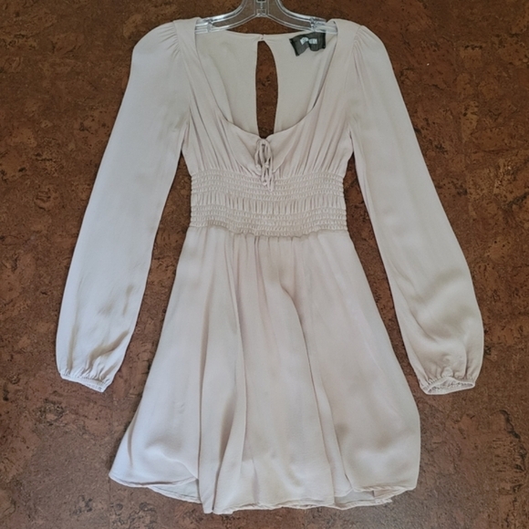 REFORMATION WILDER MINI DRESS LONG SLEEVES SMOCKED WAIST CHAMPAGNE SIZE 4 - Picture 5 of 15